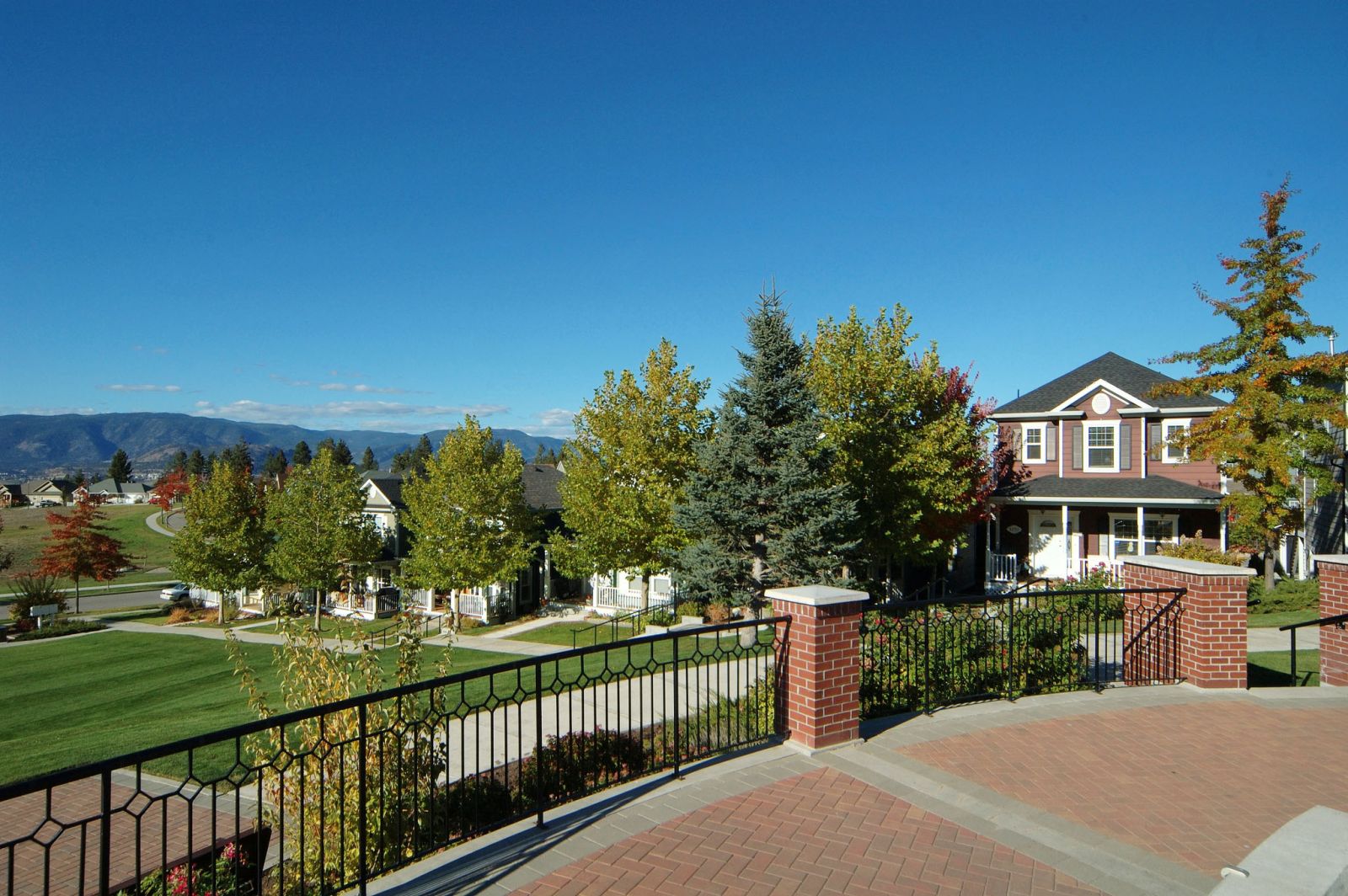 8 Questions To Ask a Community Developer Before Buying a Lot